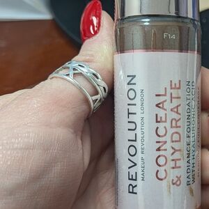 Revolution Conceal & Hydrate Foundation - F14